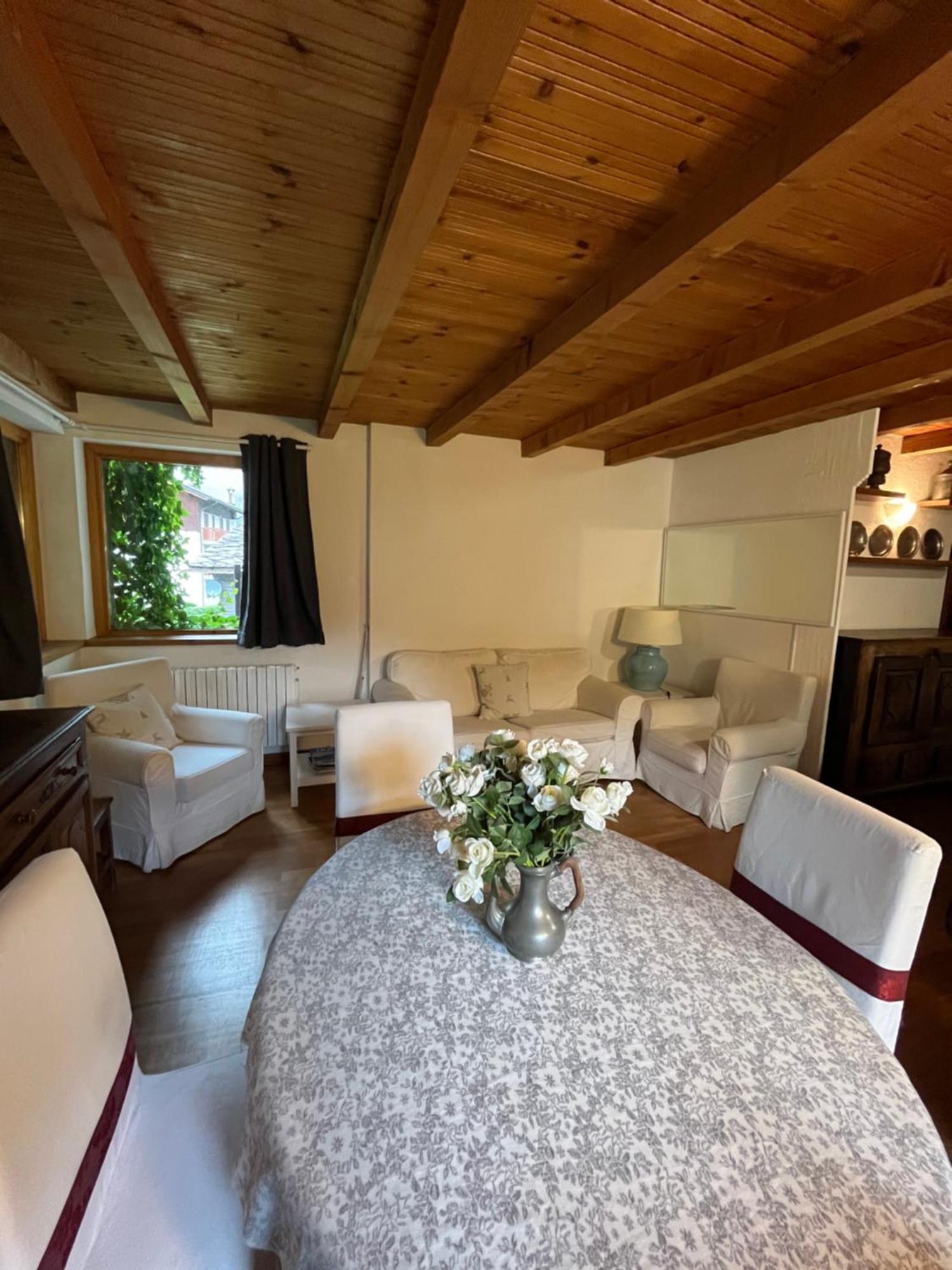 Chalet Blanc Le Duplex Courmayeur Exterior photo