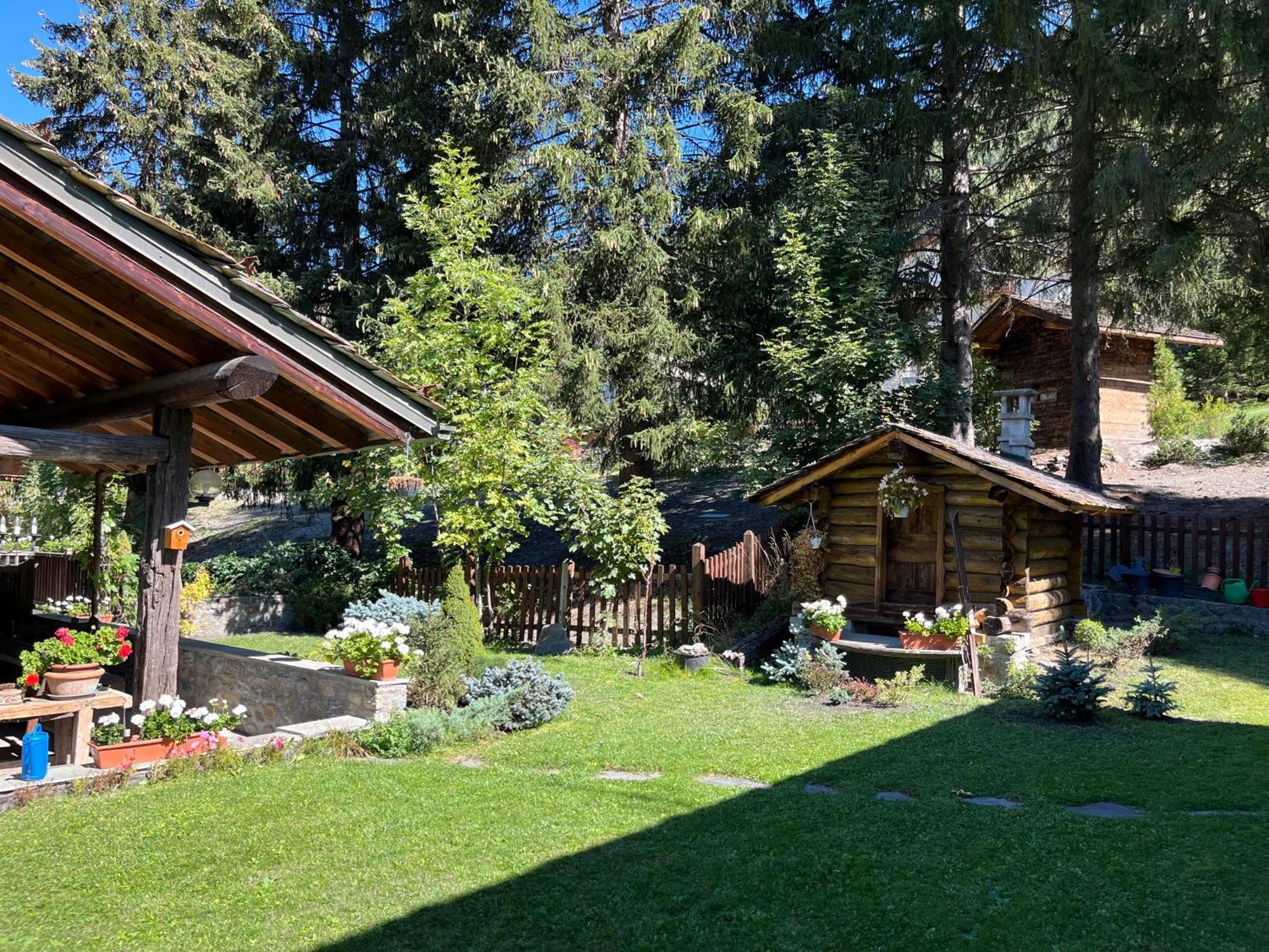 Chalet Blanc Le Duplex Courmayeur Exterior photo