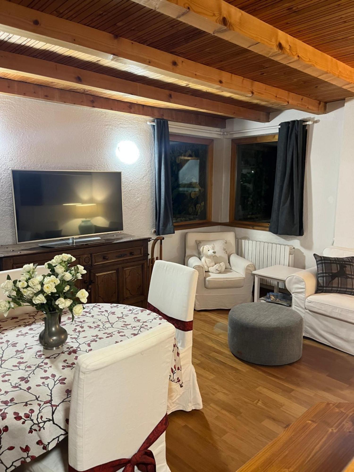 Chalet Blanc Le Duplex Courmayeur Exterior photo
