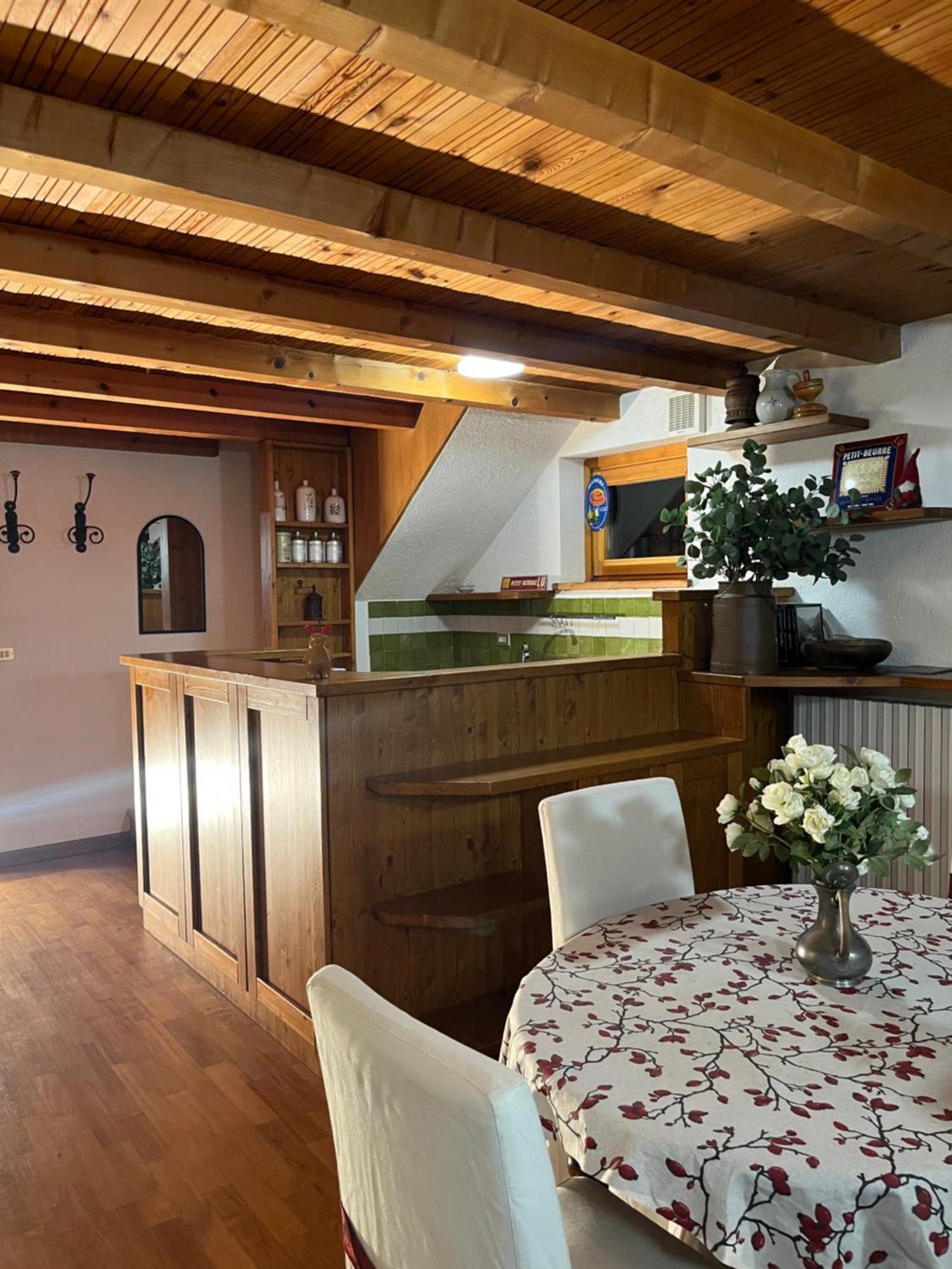Chalet Blanc Le Duplex Courmayeur Exterior photo
